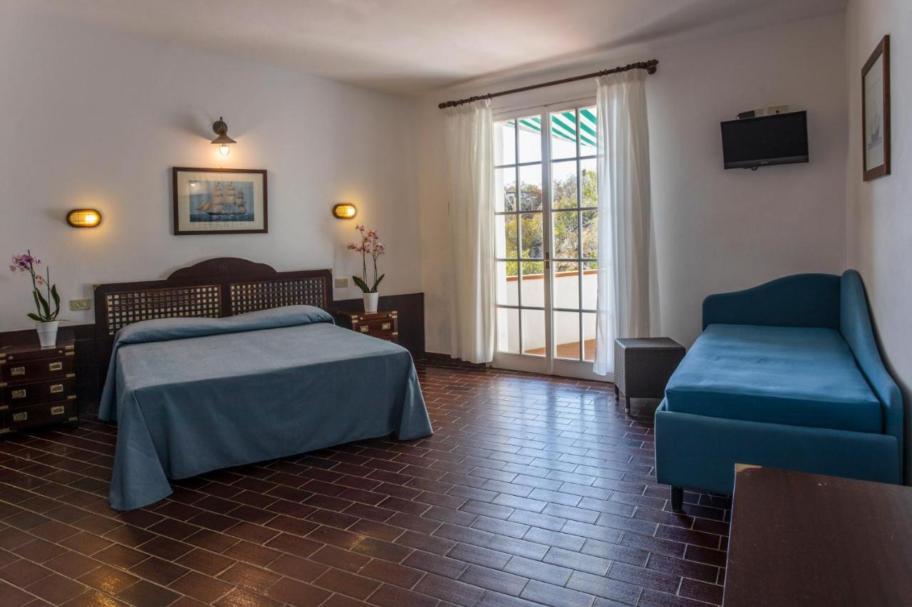 Hotel Antares Capoliveri  Exterior photo