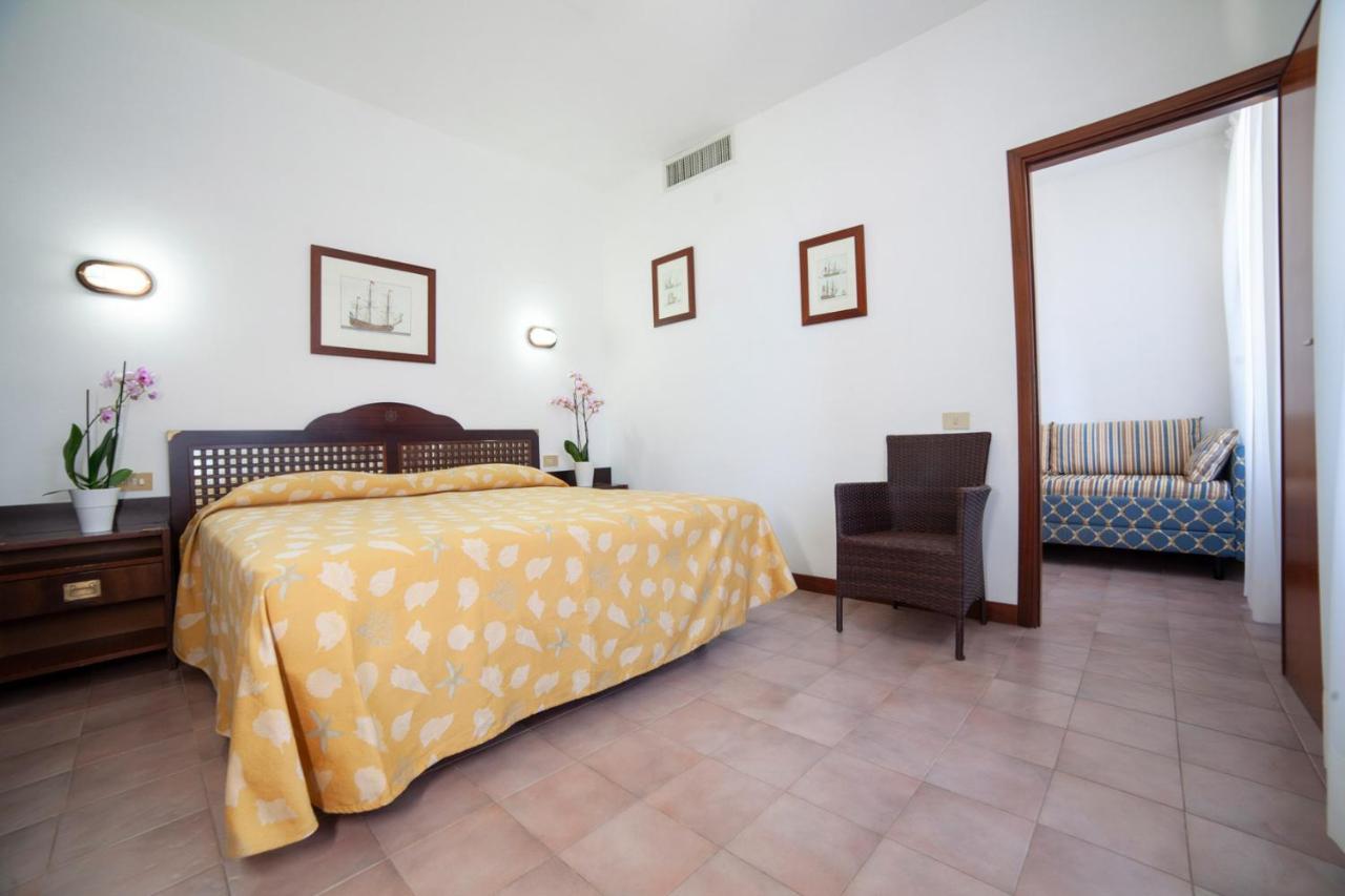 Hotel Antares Capoliveri  Exterior photo