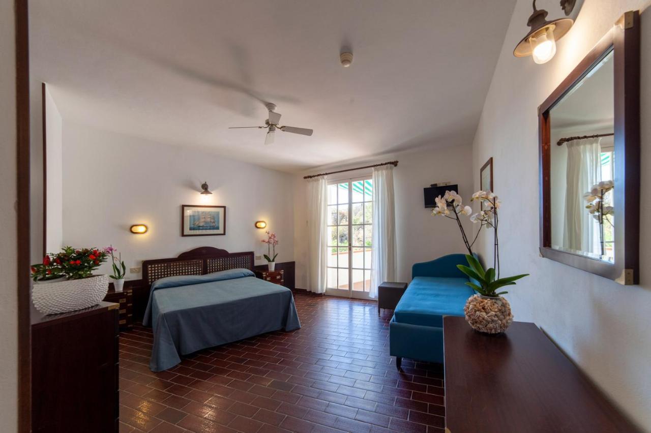 Hotel Antares Capoliveri  Exterior photo