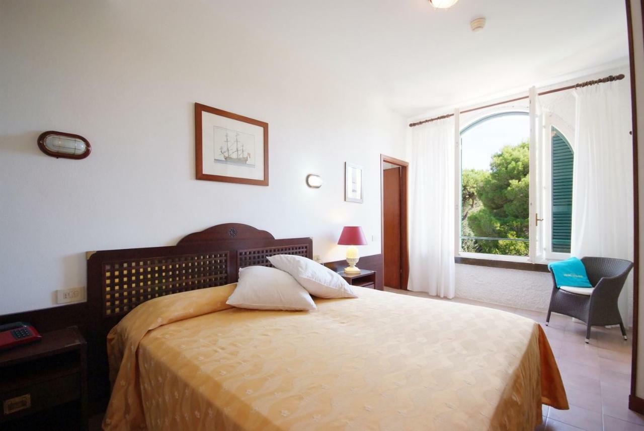 Hotel Antares Capoliveri  Exterior photo