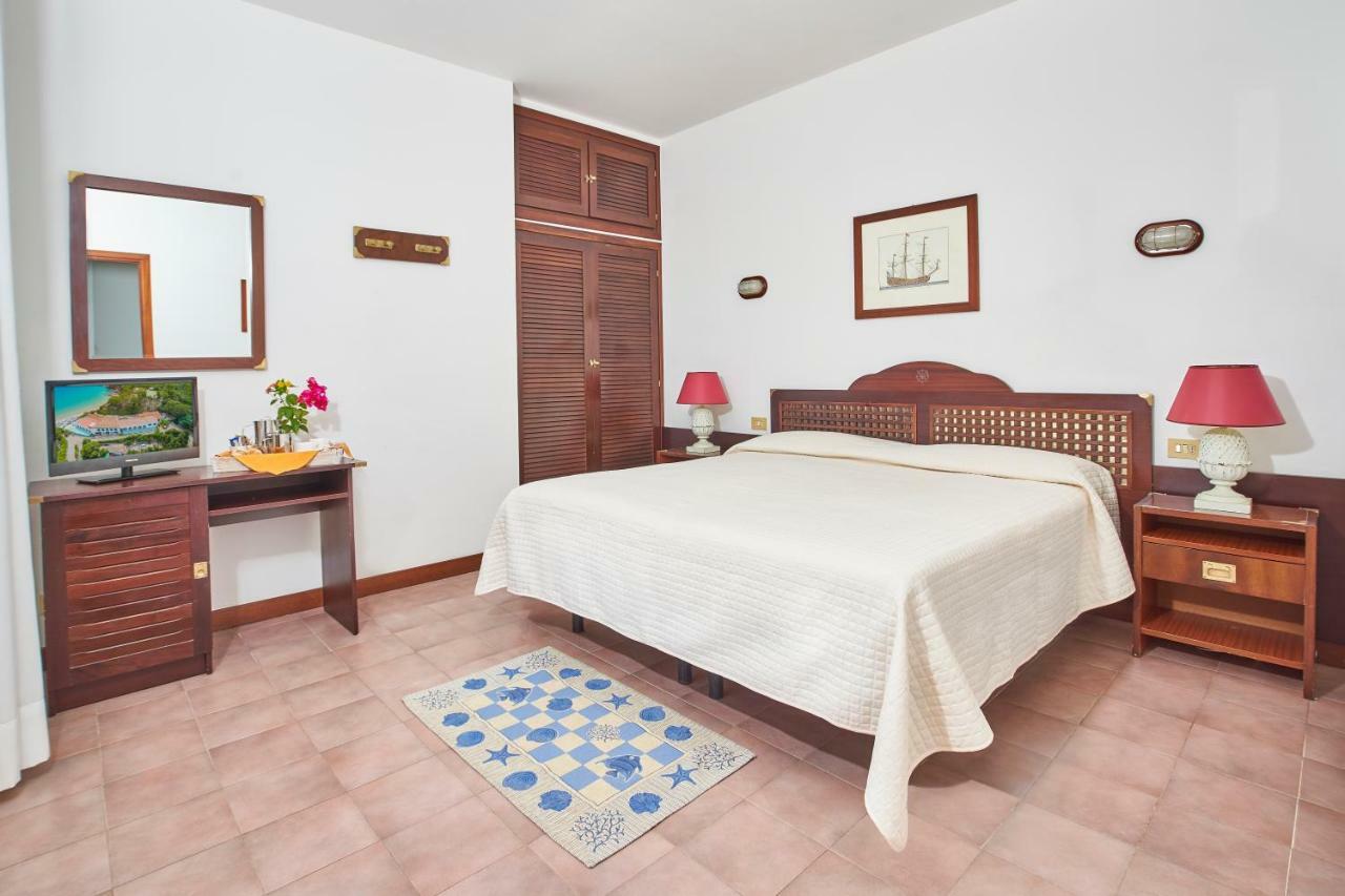 Hotel Antares Capoliveri  Exterior photo